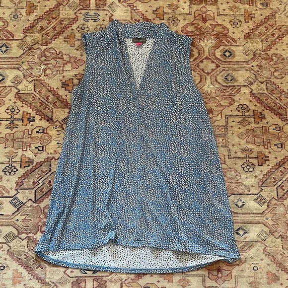VINCE CAMUTO v neck sleeveless blouse small - Picture 2 of 5